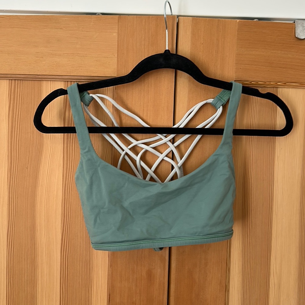 Lululemon sports bra
